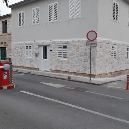 Studio Apartments Ana & Mia Vis Zewnętrze zdjęcie