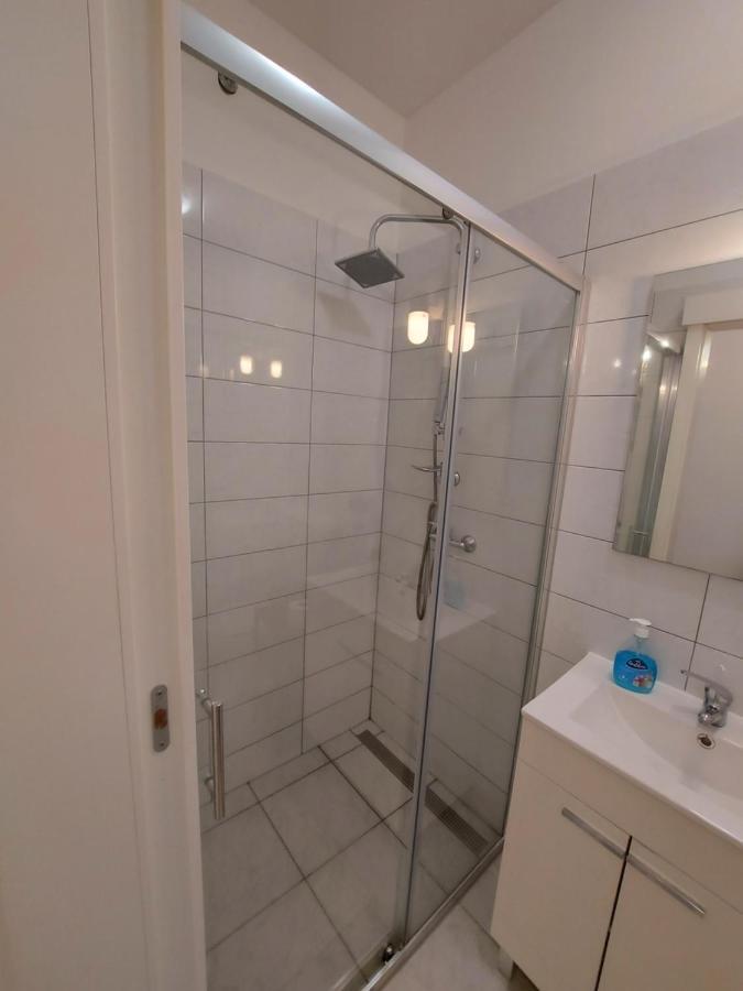 Studio Apartments Ana & Mia Vis Zewnętrze zdjęcie