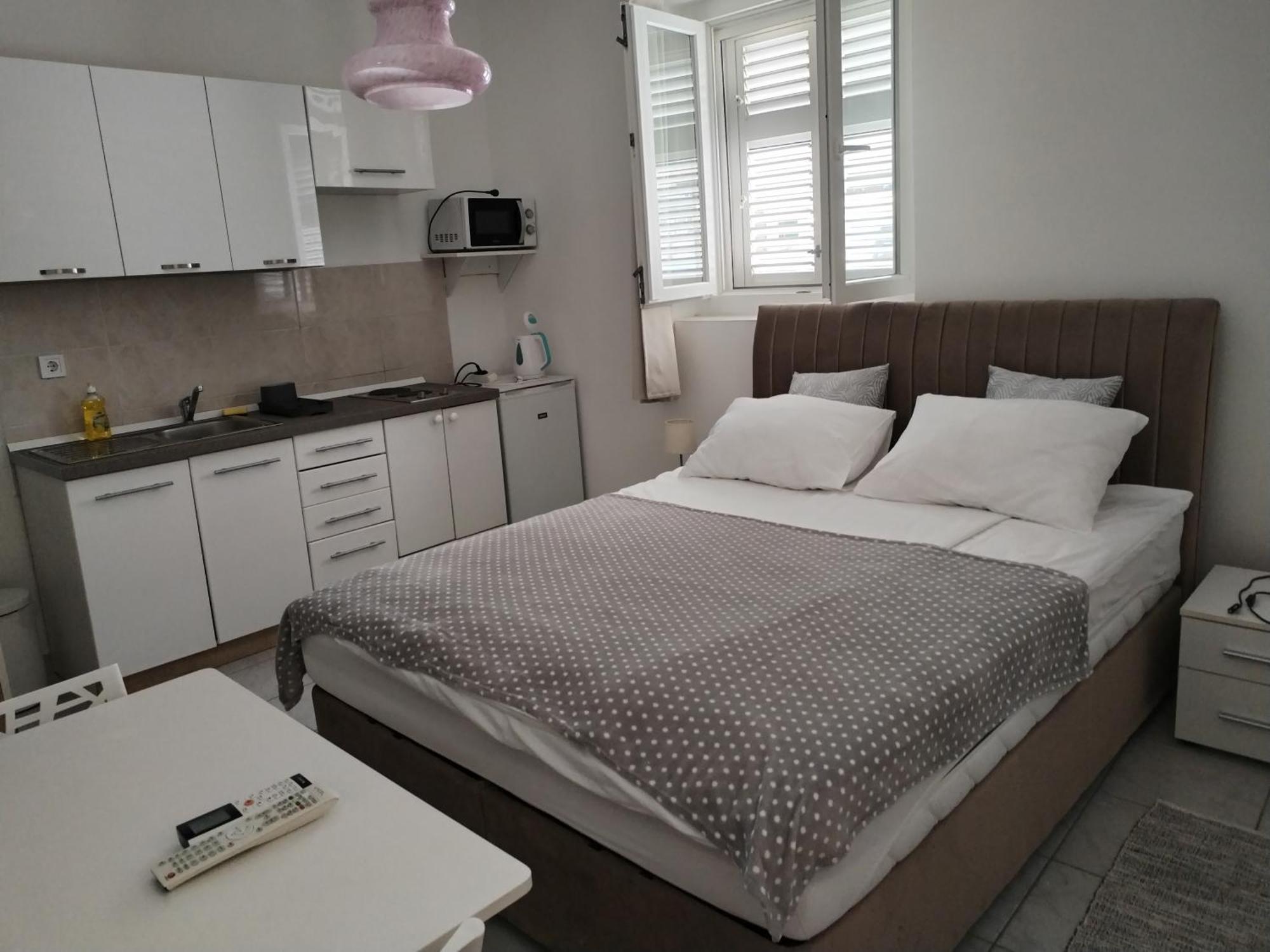 Studio Apartments Ana & Mia Vis Zewnętrze zdjęcie